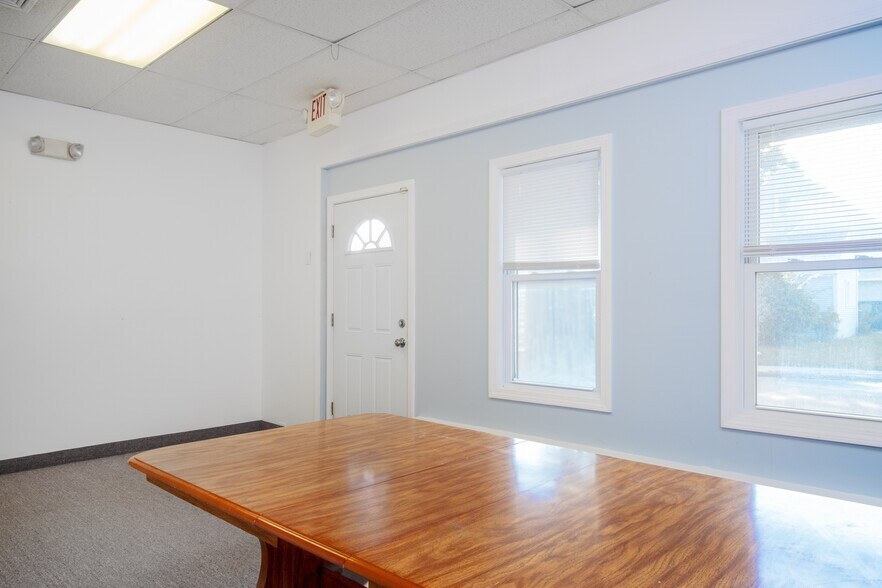 More Photos Of 50 East St, Franklin Loft Creative Space For Sale