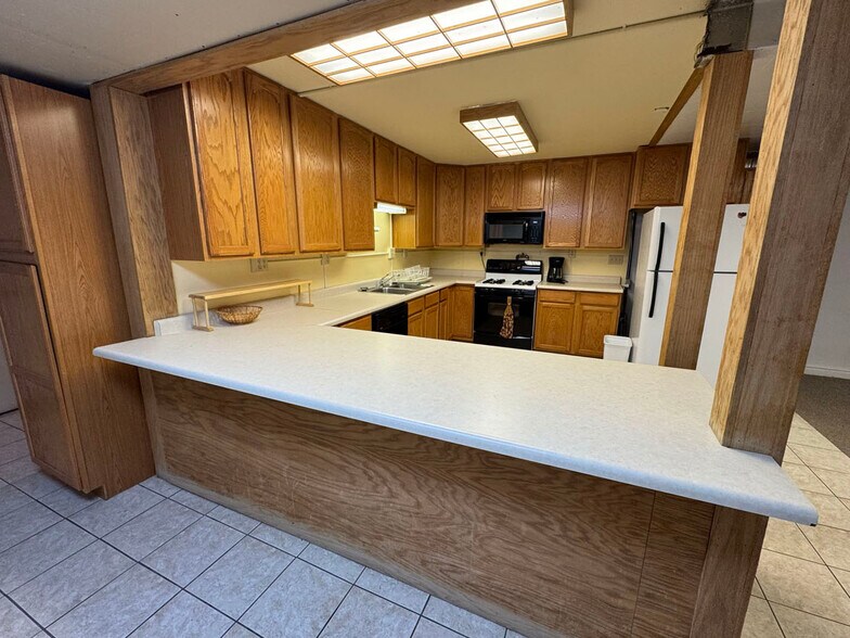 More Photos Of 402 S 7th St E, Riverton Flex For Sale