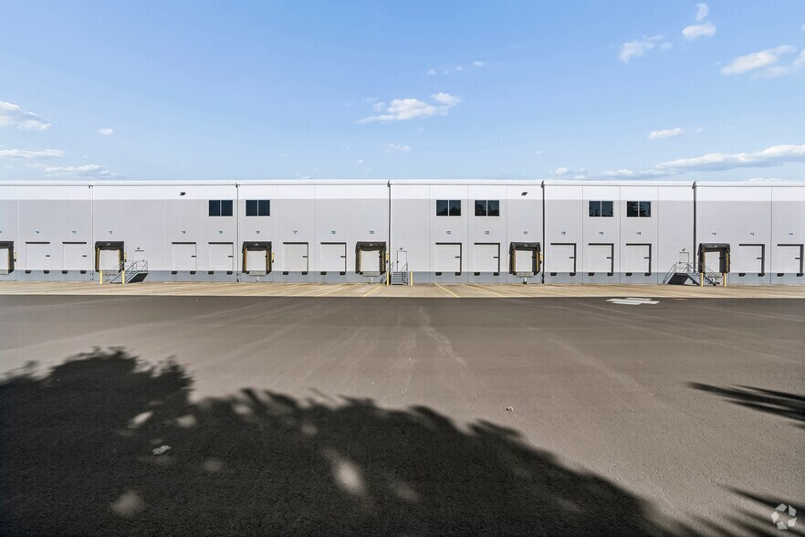 More Photos Of 3401 96th St S, Lakewood Distribution For Lease