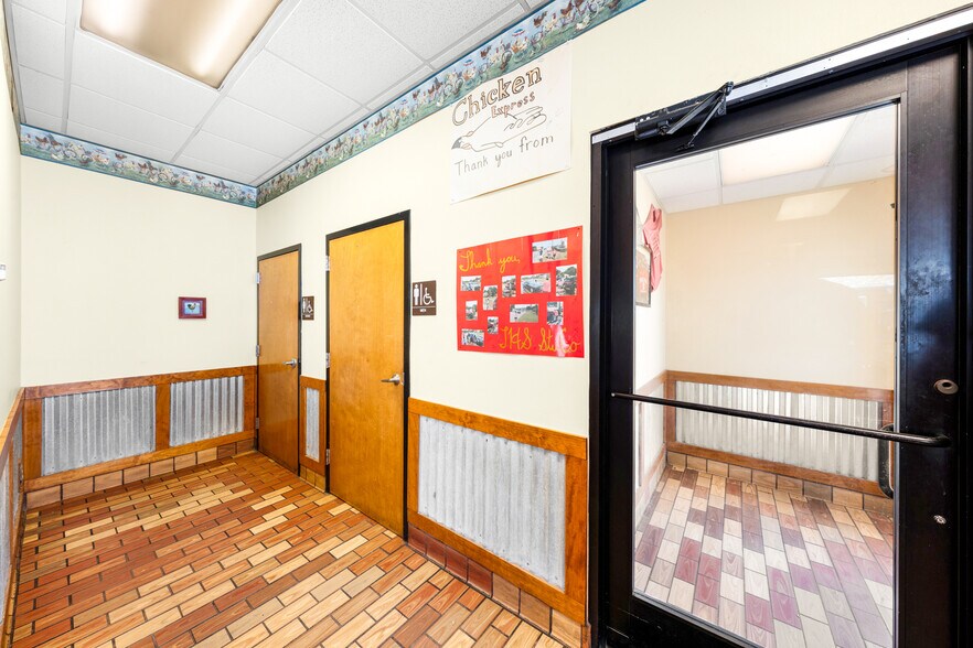More Photos Of 1014 W Moore Ave, Terrell Restaurant For Sale