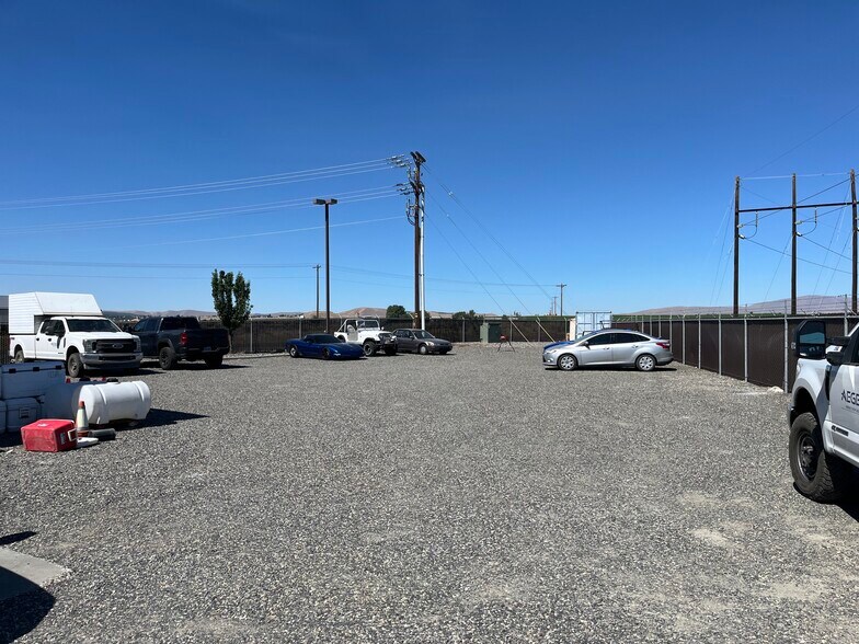More Photos Of 2011 Hagen Rd, Richland Manufacturing For Sale