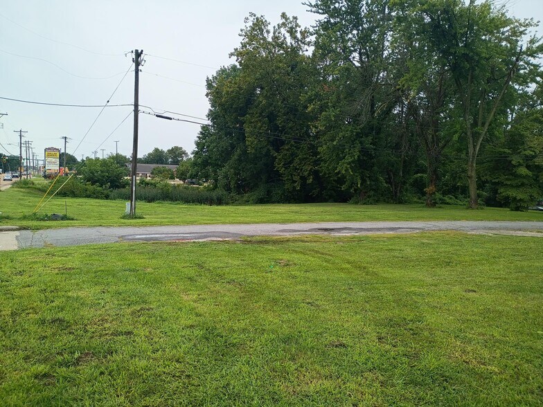 More Photos Of 5305 N Illinois, Fairview Heights Office For Lease