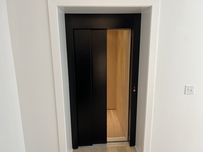 More Photos Of 1017 12th Ave S, Nashville Apartments For Sale