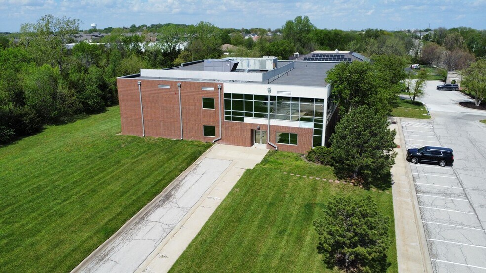 More Photos Of 1315 Wakarusa Dr, Lawrence Medical For Sale