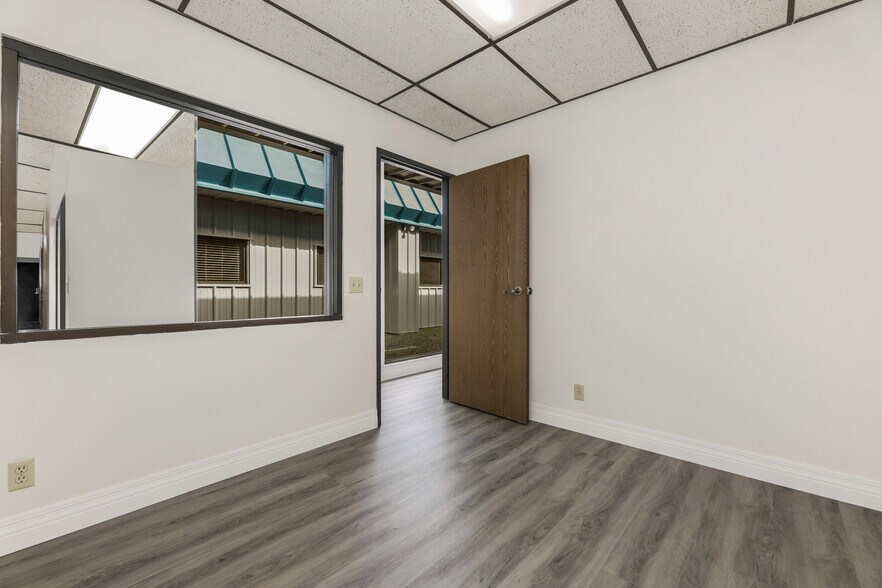 More Photos Of 15384 Arrow Blvd, Fontana Office For Lease