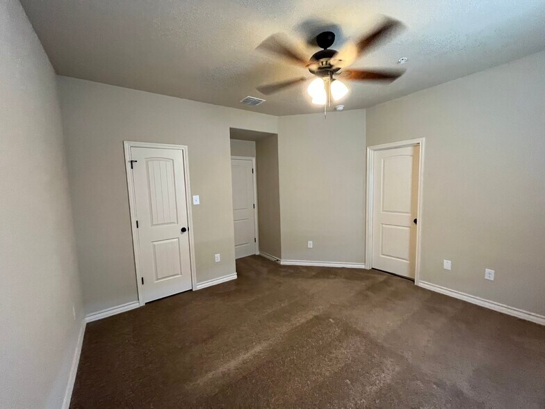 More Photos Of 6414 Luglio Ln, San Antonio Apartments For Sale