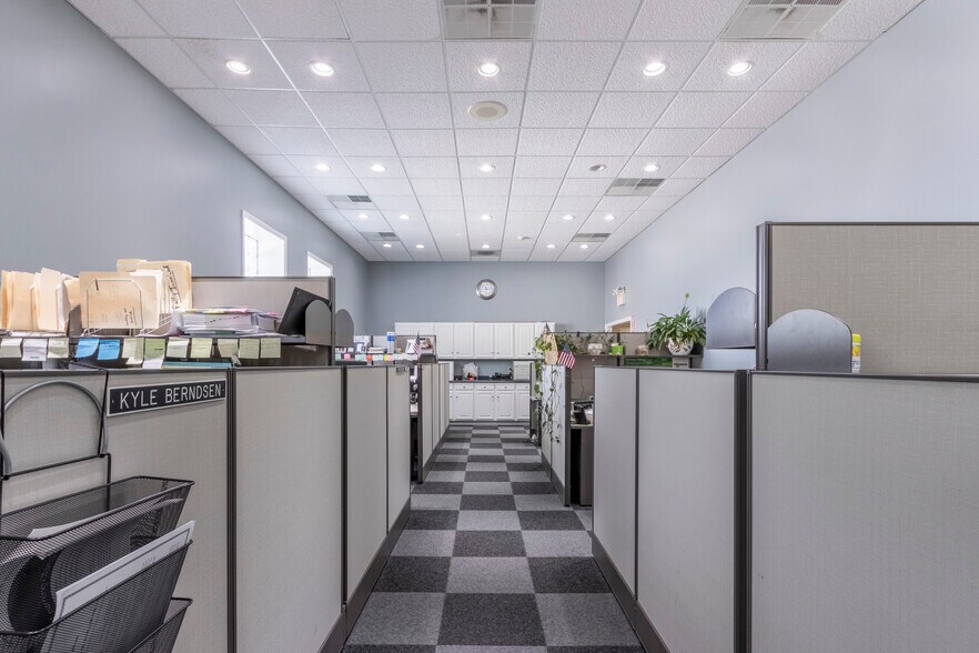 More Photos Of 5095 Crookshank Rd, Cincinnati Light Manufacturing For Sale