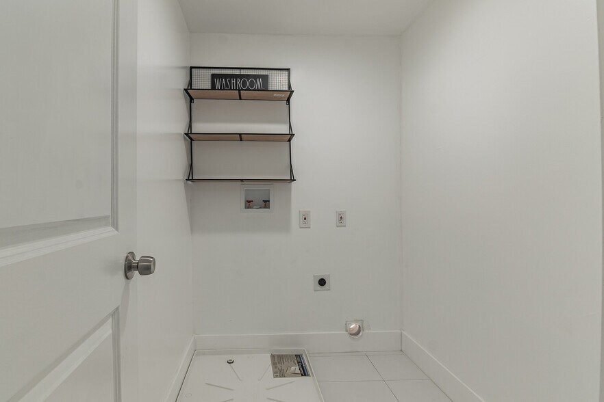 More Photos Of 7501 Linley Ln, Canoga Park Specialty For Sale