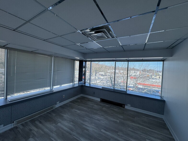 More Photos Of 734 Walt Whitman Rd, Melville Loft Creative Space For Lease
