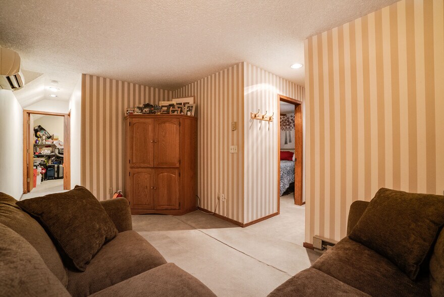 More Photos Of 729 NE 3rd St, Mcminnville Restaurant For Sale