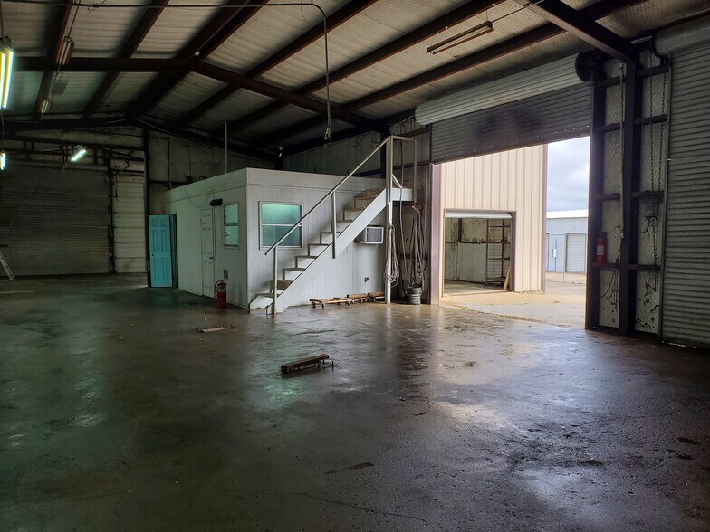 More Photos Of 108 West Gillum, Grandview Warehouse For Sale