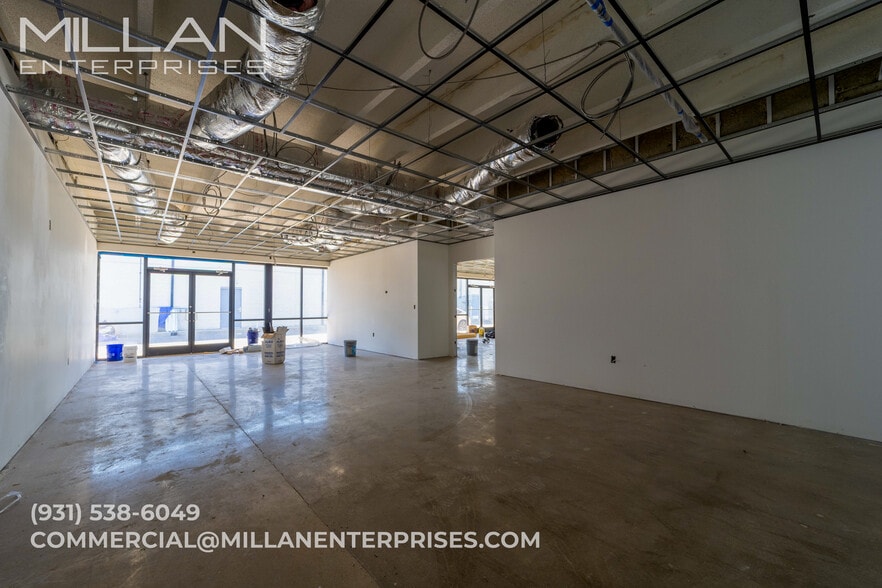 More Photos Of 106 Collier Rd, Clarksville Storefront Retail Office For Lease