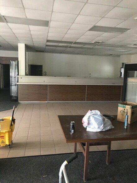 More Photos Of 337 Oak Ave, Spruce Pine Office For Lease