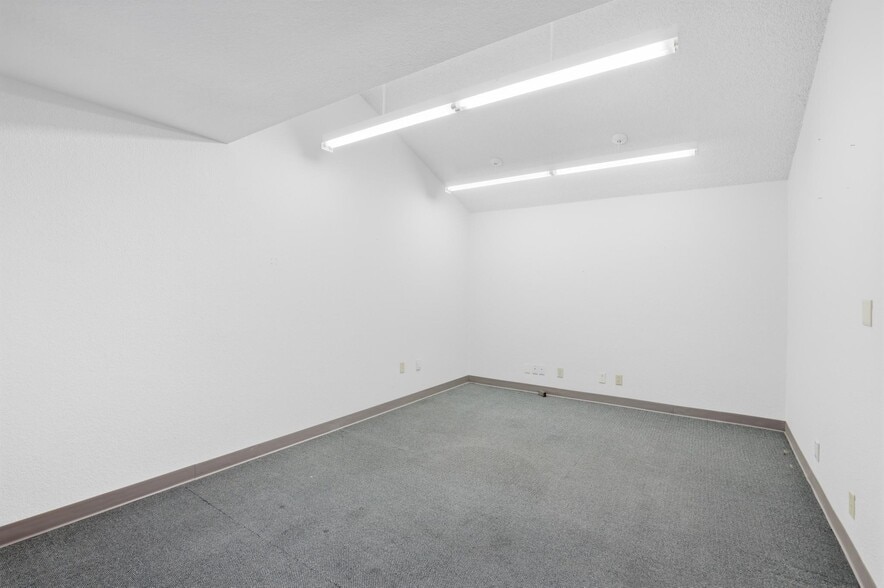 More Photos Of 215 N Beeline Hwy, Payson Office For Sale