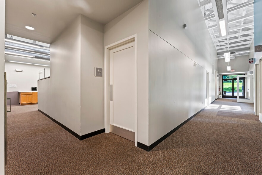 More Photos Of 2200 2nd St SW, Rochester Office For Sale