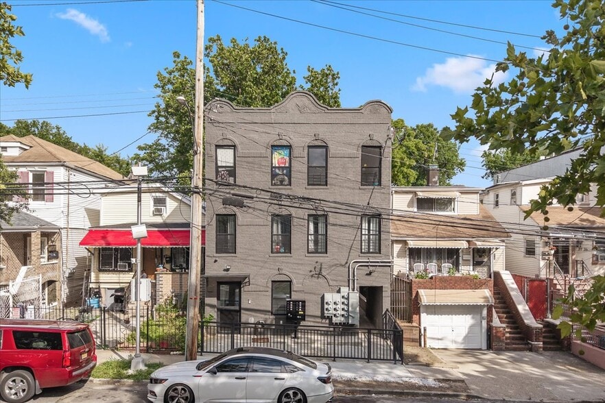 More Photos Of 2740 Sexton Pl, Bronx Apartments For Sale