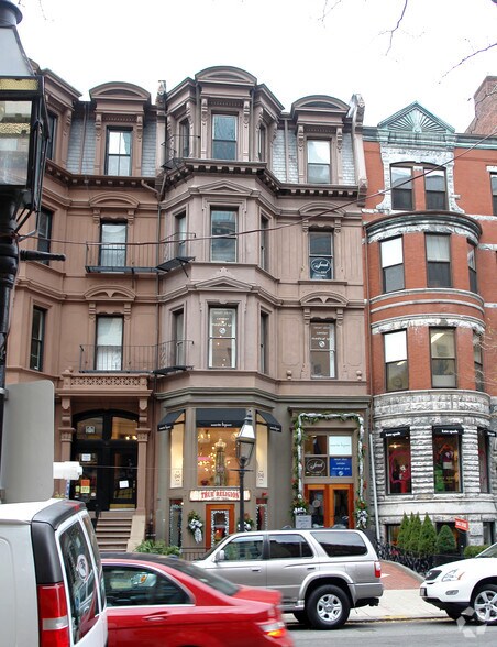 Primary Photo Of 119 Newbury St, Boston Storefront Retail Office For Lease