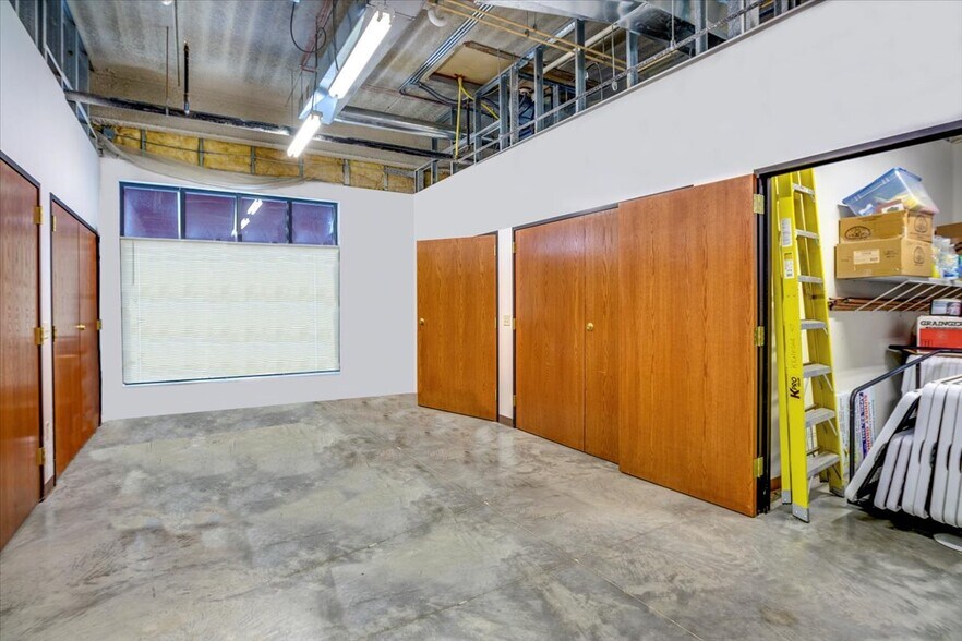 More Photos Of 115-125 56th St, Kenosha Restaurant For Lease