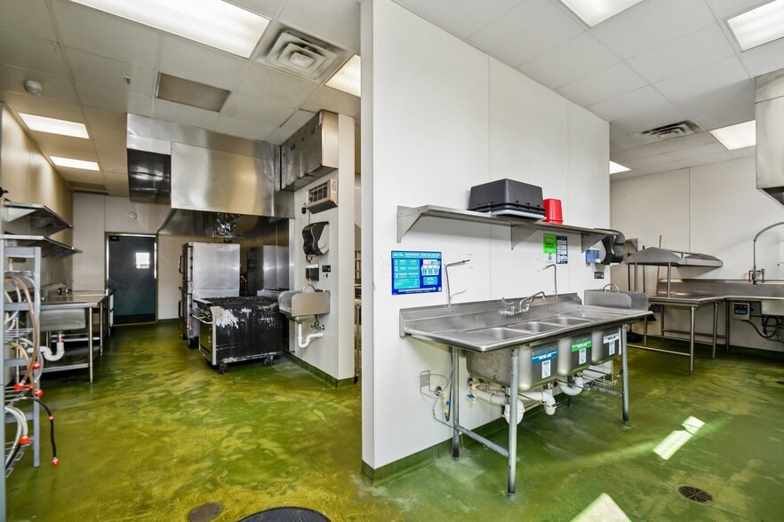 More Photos Of 2501 & 2519 Marshall St NE, Minneapolis Restaurant For Lease