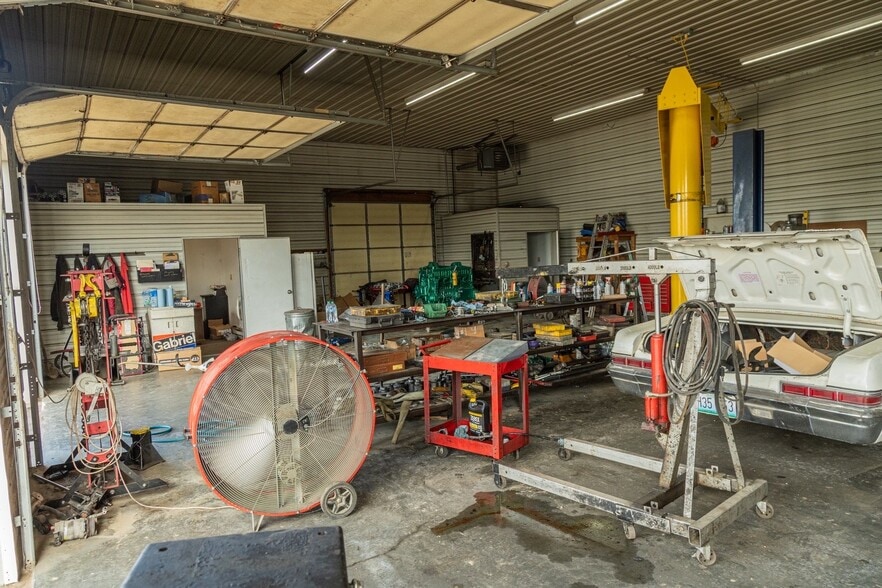 More Photos Of 118 E Davis St, Stockton General Retail For Sale