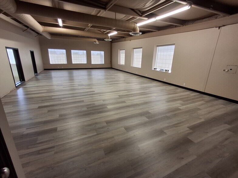 More Photos Of 10530 117 Av, Grande Prairie Office For Lease