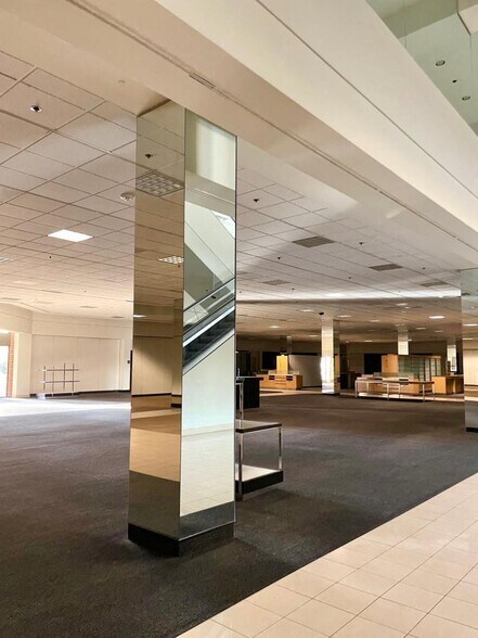 More Photos Of 5060 Montclair Plaza Ln, Montclair Unknown For Lease