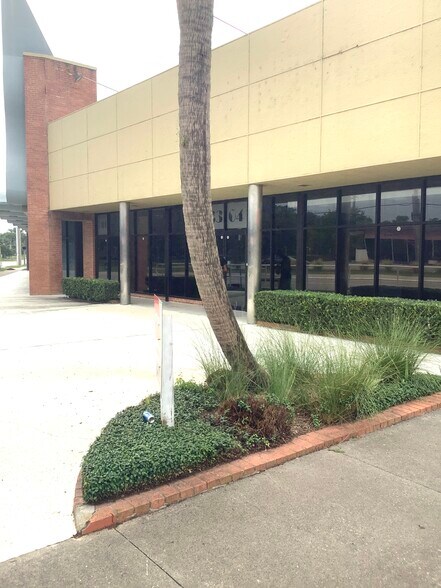 More Photos Of 3304-3316 Beach Blvd, Jacksonville Storefront Retail Office For Lease