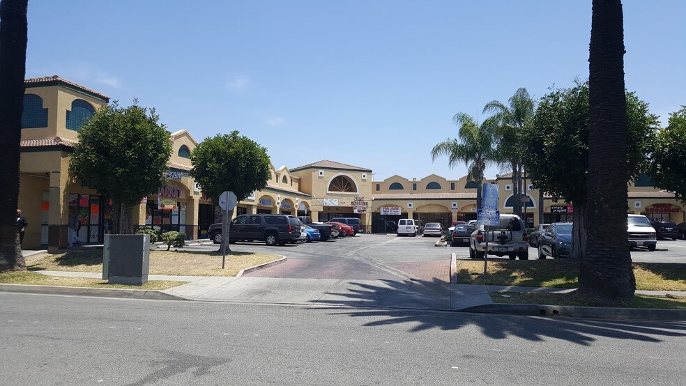 More Photos Of 8111 Rosecrans Ave, Paramount Freestanding For Lease