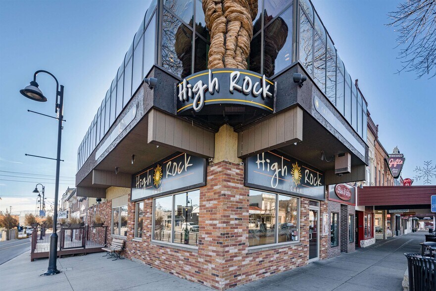 More Photos Of 232 Broadway, Wisconsin Dells Bar For Sale