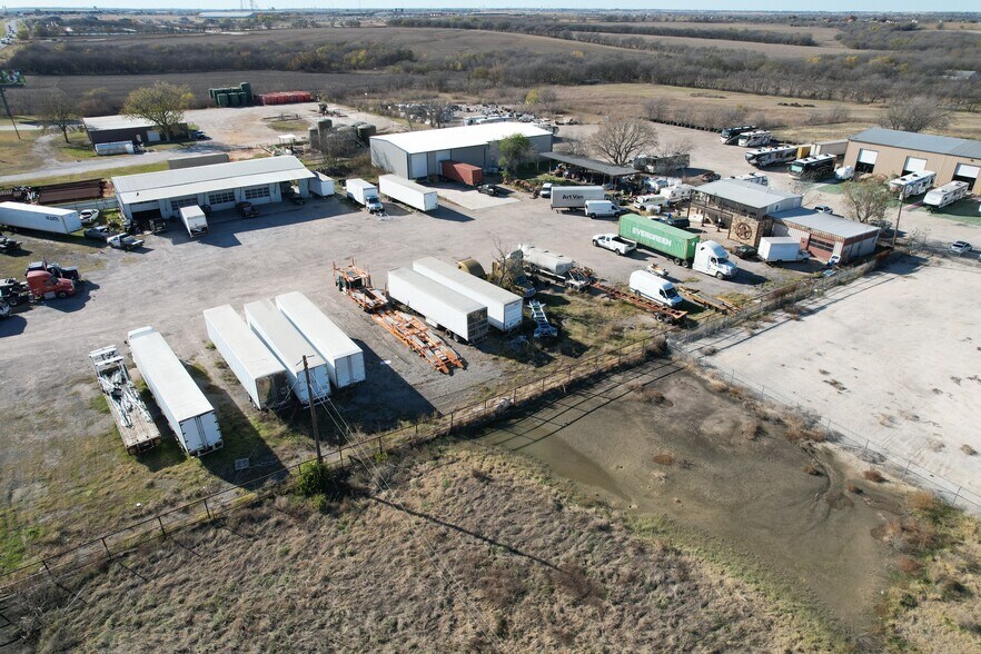 More Photos Of 9701 E Highway 67, Alvarado Service For Sale