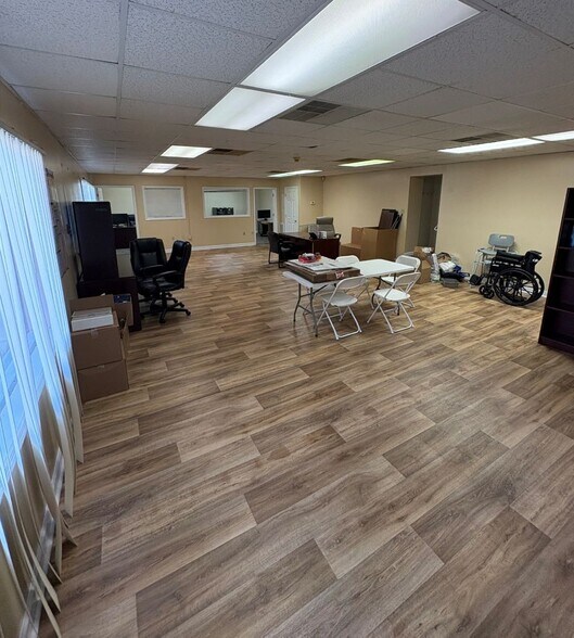 More Photos Of 916 Roanoke Ave, Roanoke Rapids Flex For Lease