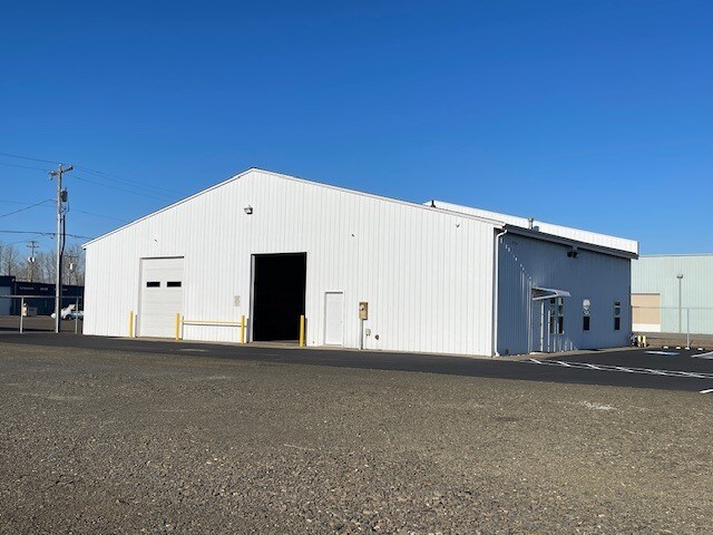 More Photos Of 1170 Anderson Pl SE, Albany Light Distribution For Lease