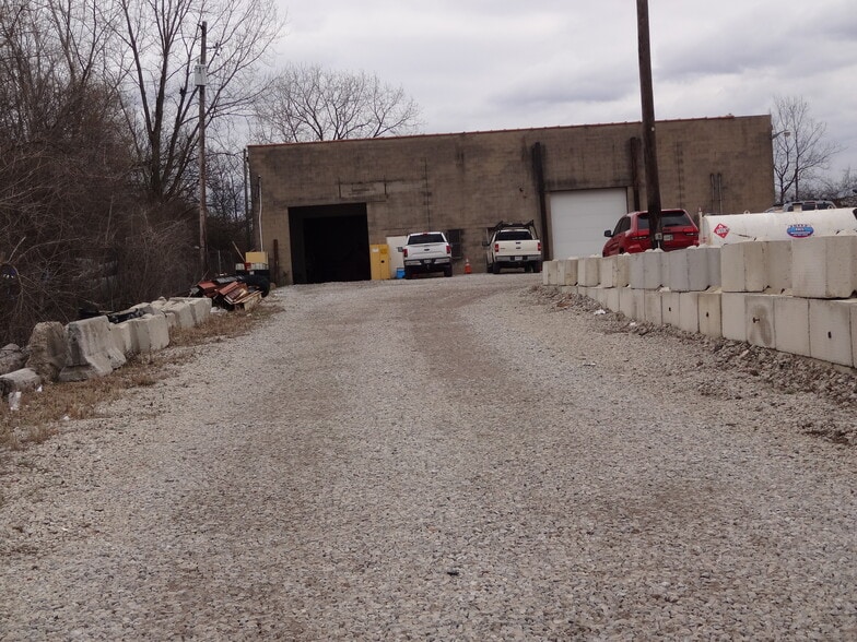 More Photos Of 1220 Bonham St, Columbus Industrial For Sale