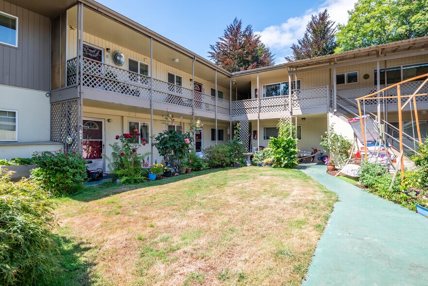 More Photos Of 1951 Louisiana St, Longview Apartments For Sale