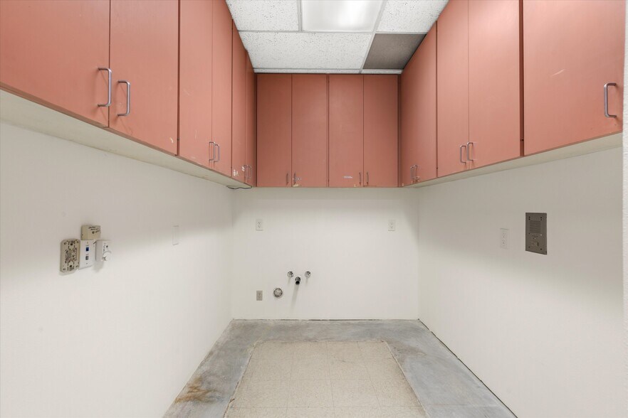 More Photos Of 12321 Hawthorne Blvd, Hawthorne Medical For Sale