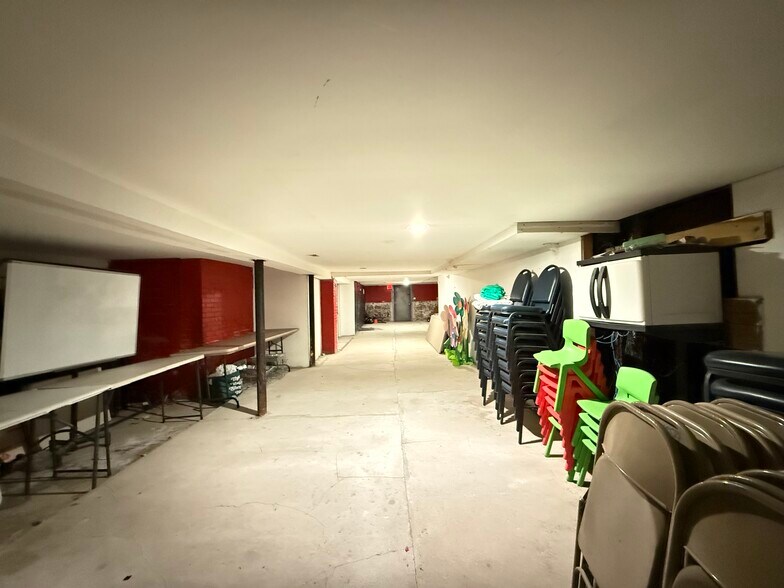 More Photos Of 811 30th St, Union City Storefront Retail Residential For Sale