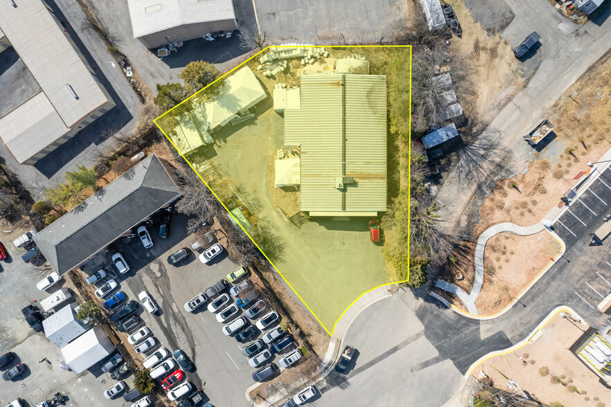 More Photos Of 309 Parker Ct SE, Leesburg Freestanding For Lease