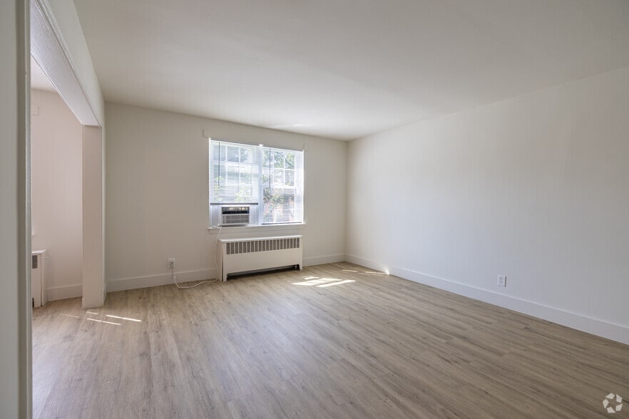 More Photos Of 1100 E Ramblewood Rd, Baltimore Apartments For Sale