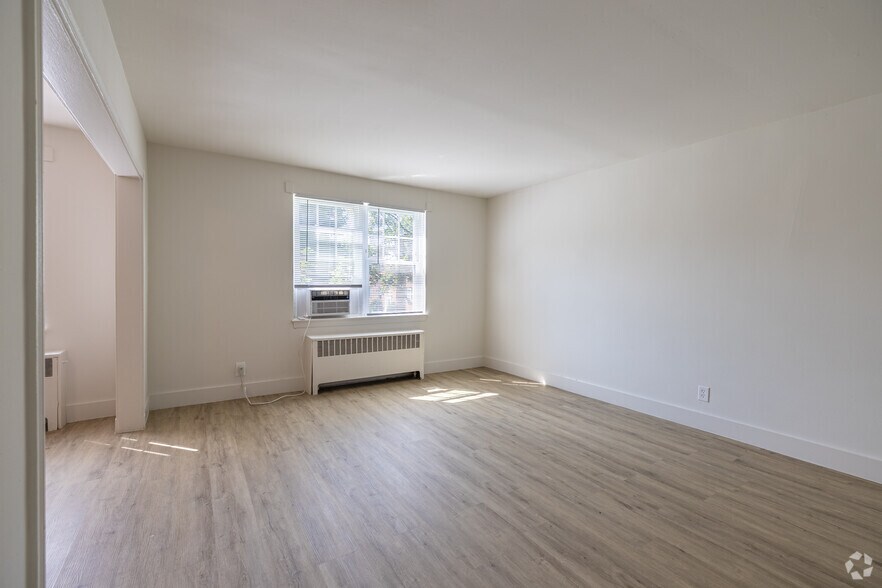 More Photos Of 1100 E Ramblewood Rd, Baltimore Apartments For Sale