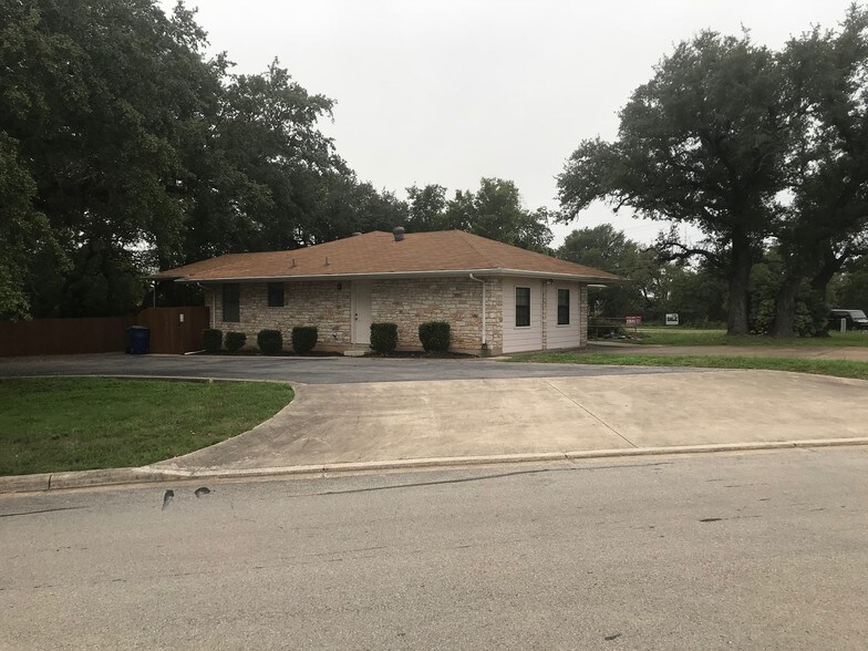 More Photos Of 2500 S Bagdad Rd, Leander Freestanding For Sale