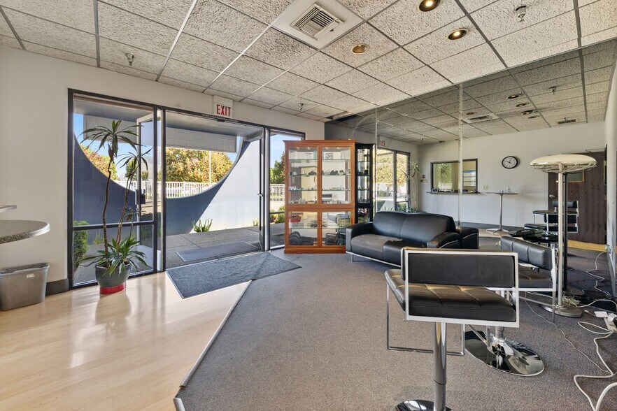 More Photos Of 1930 S Parco Ave, Ontario Industrial For Sale