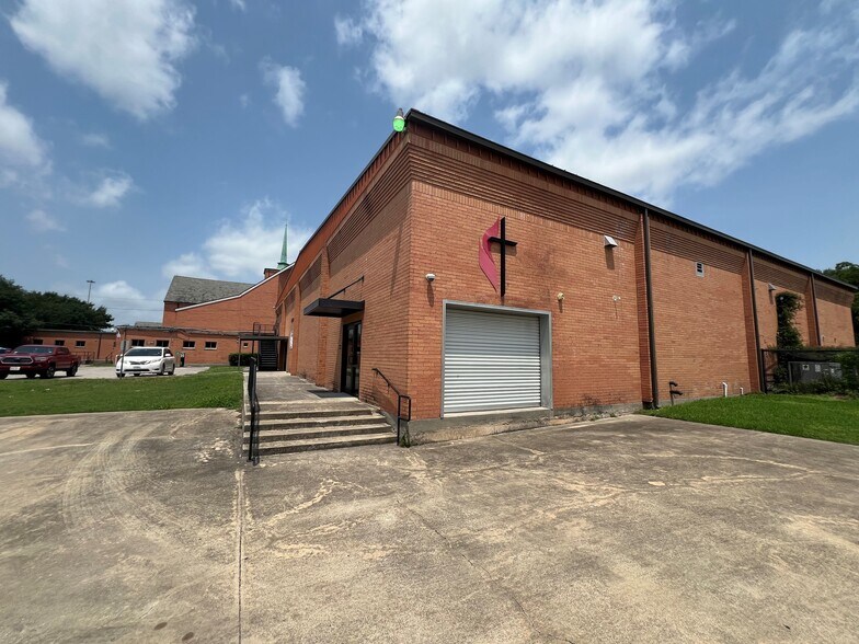 More Photos Of 3827 Broadway St, Houston Specialty For Sale