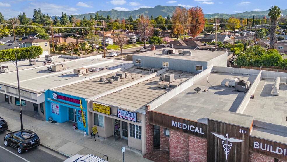 More Photos Of 4306-4310 W Victory Blvd, Burbank Storefront Retail Office For Sale