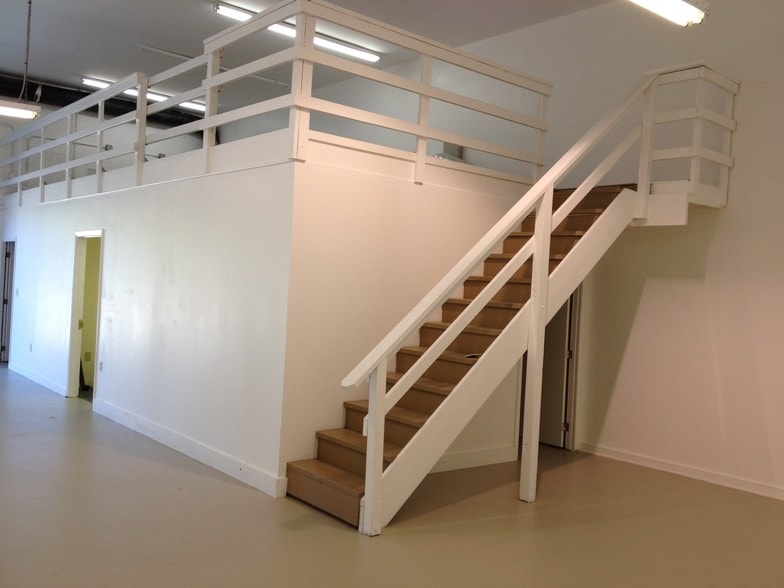 More Photos Of 920-936 36th Ct SW, Vero Beach Warehouse For Lease