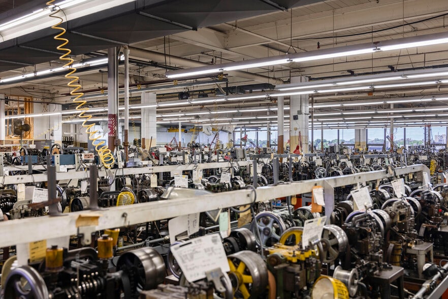 More Photos Of 735 Allens Ave, Providence Industrial For Sale