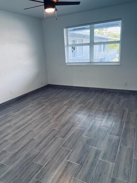 More Photos Of 930 N 14th Ct, Hollywood Multifamily For Sale