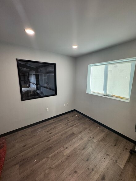 More Photos Of 14707 Fitzhugh Rd, Austin Warehouse For Sale