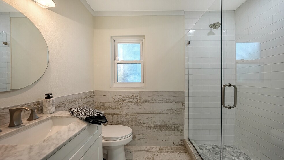 More Photos Of 1901 & 1905 Morrill St, Sarasota Apartments For Sale