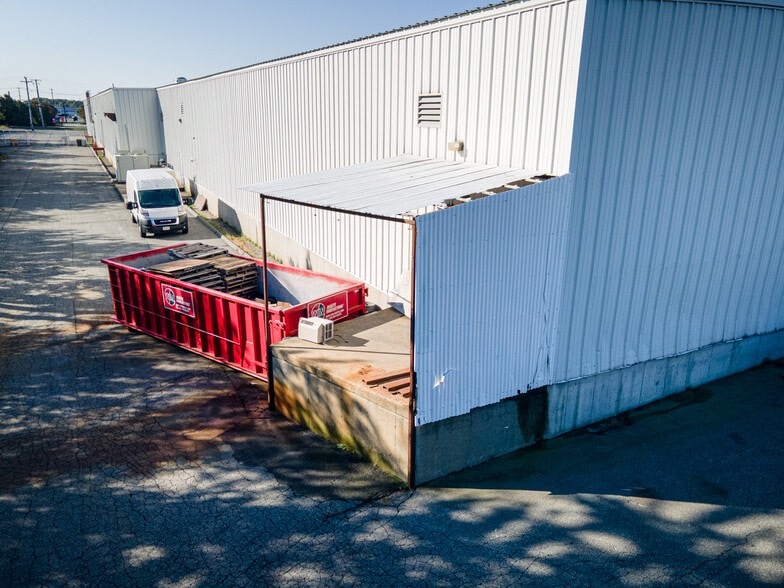More Photos Of 699 Tarkiln Hill Rd, New Bedford Distribution For Sale