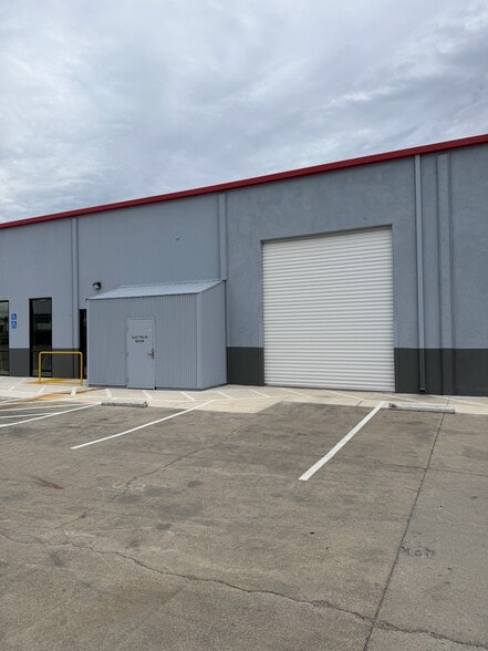 More Photos Of 11355 Folsom Blvd, Rancho Cordova Showroom For Sale
